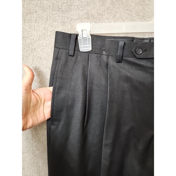 Van Heusen Dress Pants Mens 36x29 Charcoal Gray Pleated Cuffed NEW - Picture 2 of 10